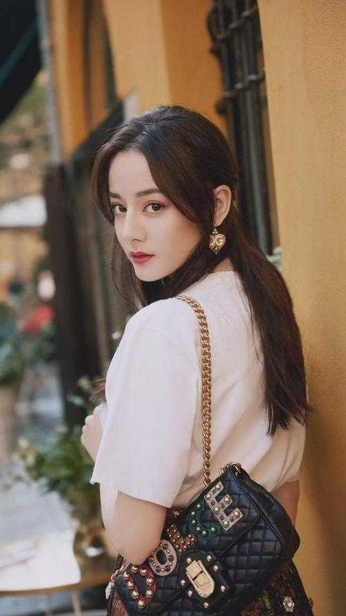 我有一个女帝徒儿，十分嚣张(周遥朱晶晶)热门