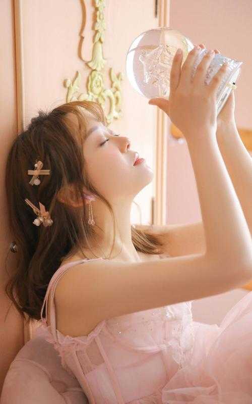 资本家小姐卷空家产，被首长娇宠(沈芙周瑶)未删减版
